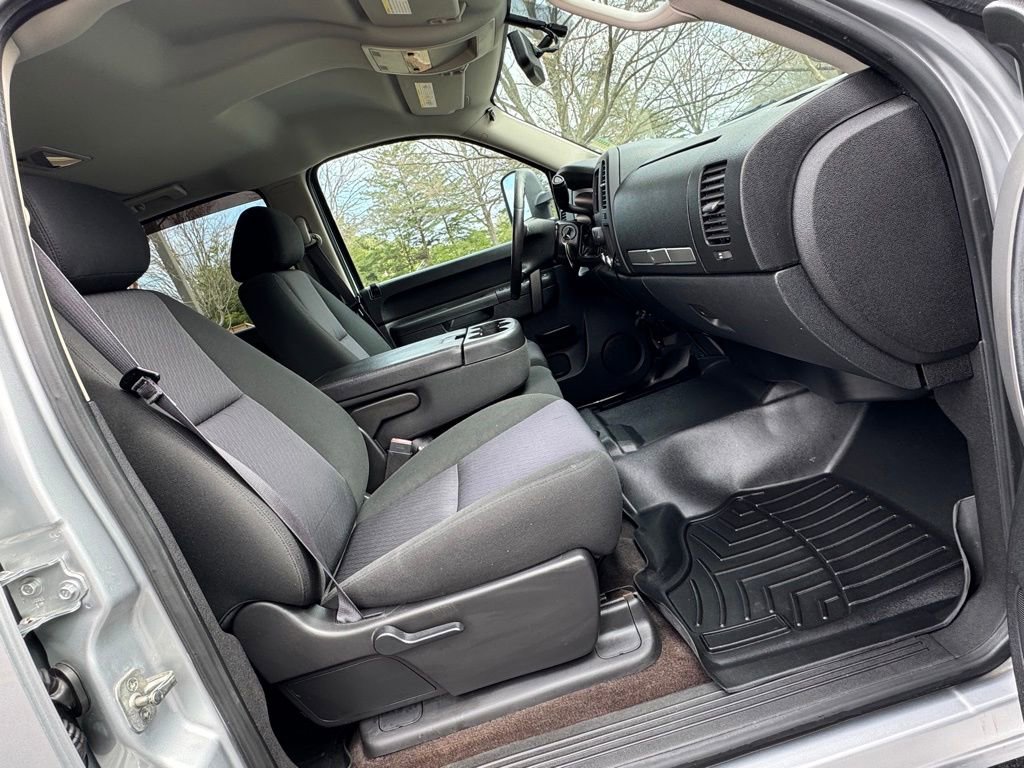 Used 2013 GMC Sierra 2500 SLE w/ Suspension Package, Off-Road image 18