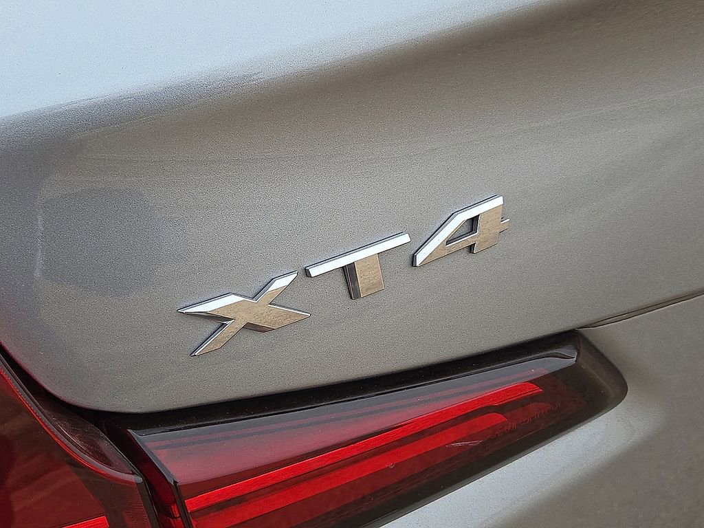 Used 2024 Cadillac XT4 Premium Luxury image 11