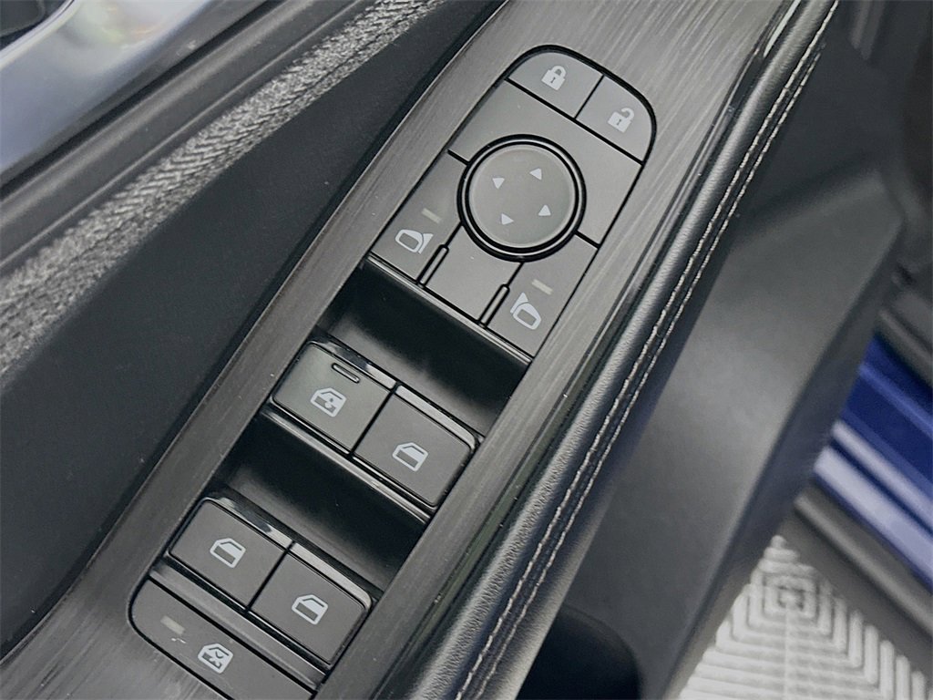 Used 2023 Nissan Rogue SV image 23