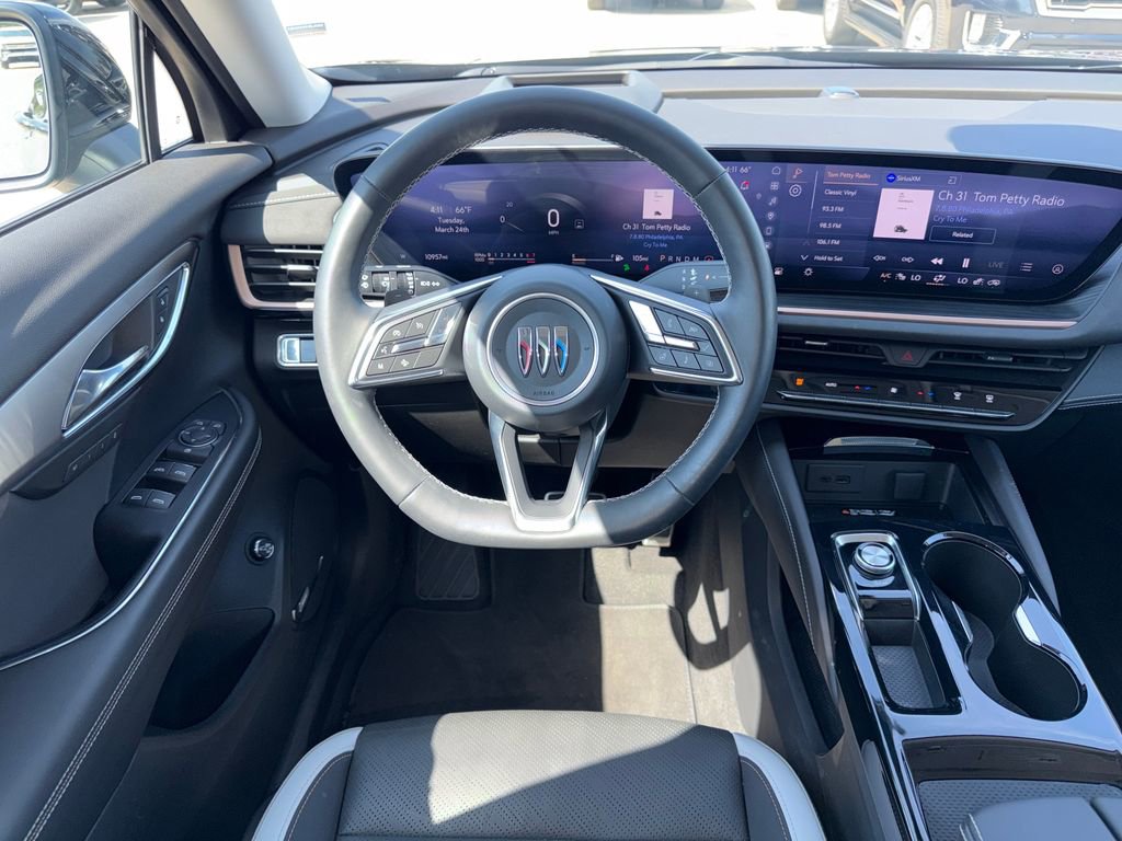 Certified 2025 Buick Envision Sport Touring image 17