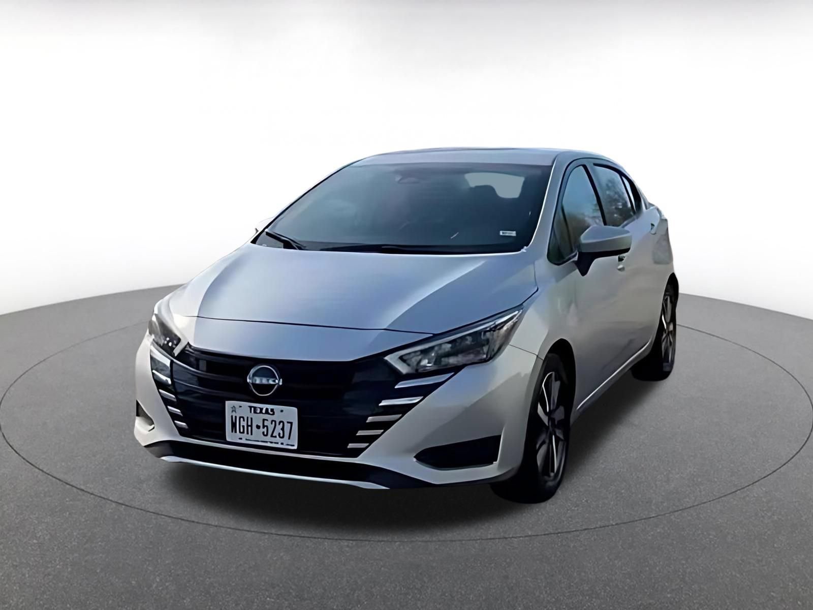 Used 2025 Nissan Versa SV FWD image 7