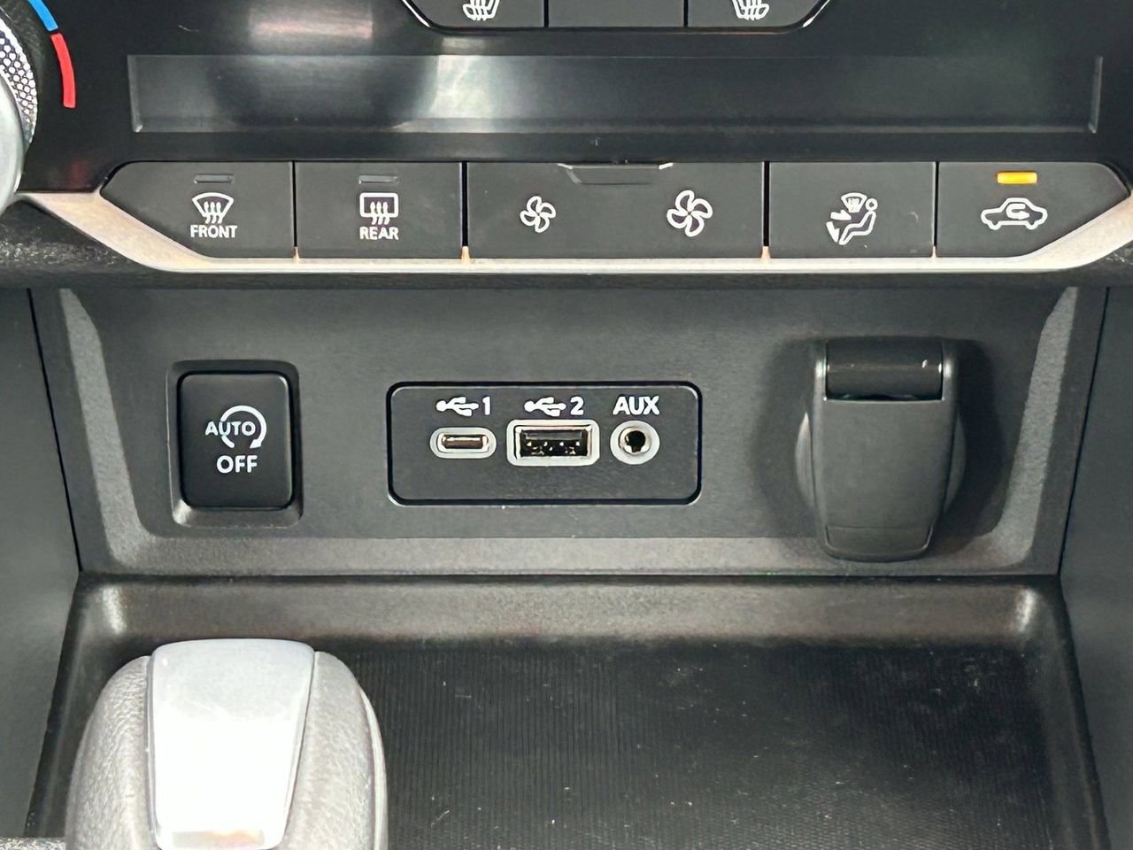 Certified 2025 Nissan Sentra SR image 21