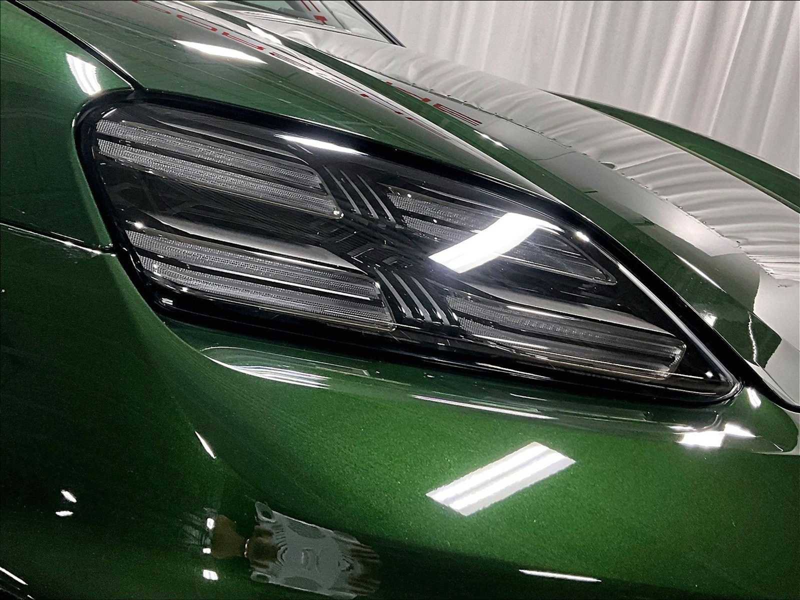 Used 2025 Porsche Macan 4S Electric image 15