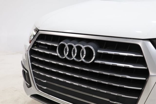 Used 2018 Audi Q7 3.0T Premium Plus w/ Premium Plus Package AWD/4WD image 13