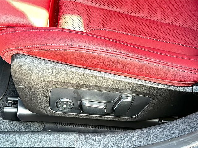 New 2026 BMW 330i Sedan w/ M Sport Package RWD image 43
