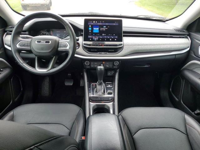 Used 2022 Jeep Compass Latitude AWD/4WD image 3