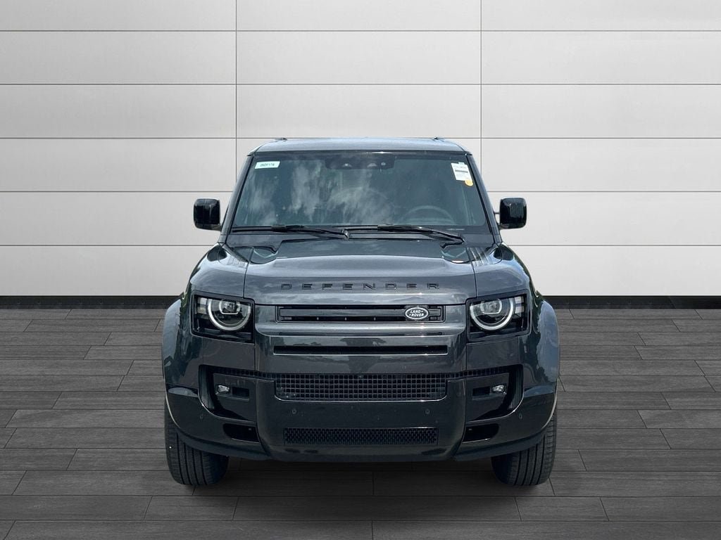 New 2026 Land Rover Defender 130 X-Dynamic SE AWD/4WD image 8