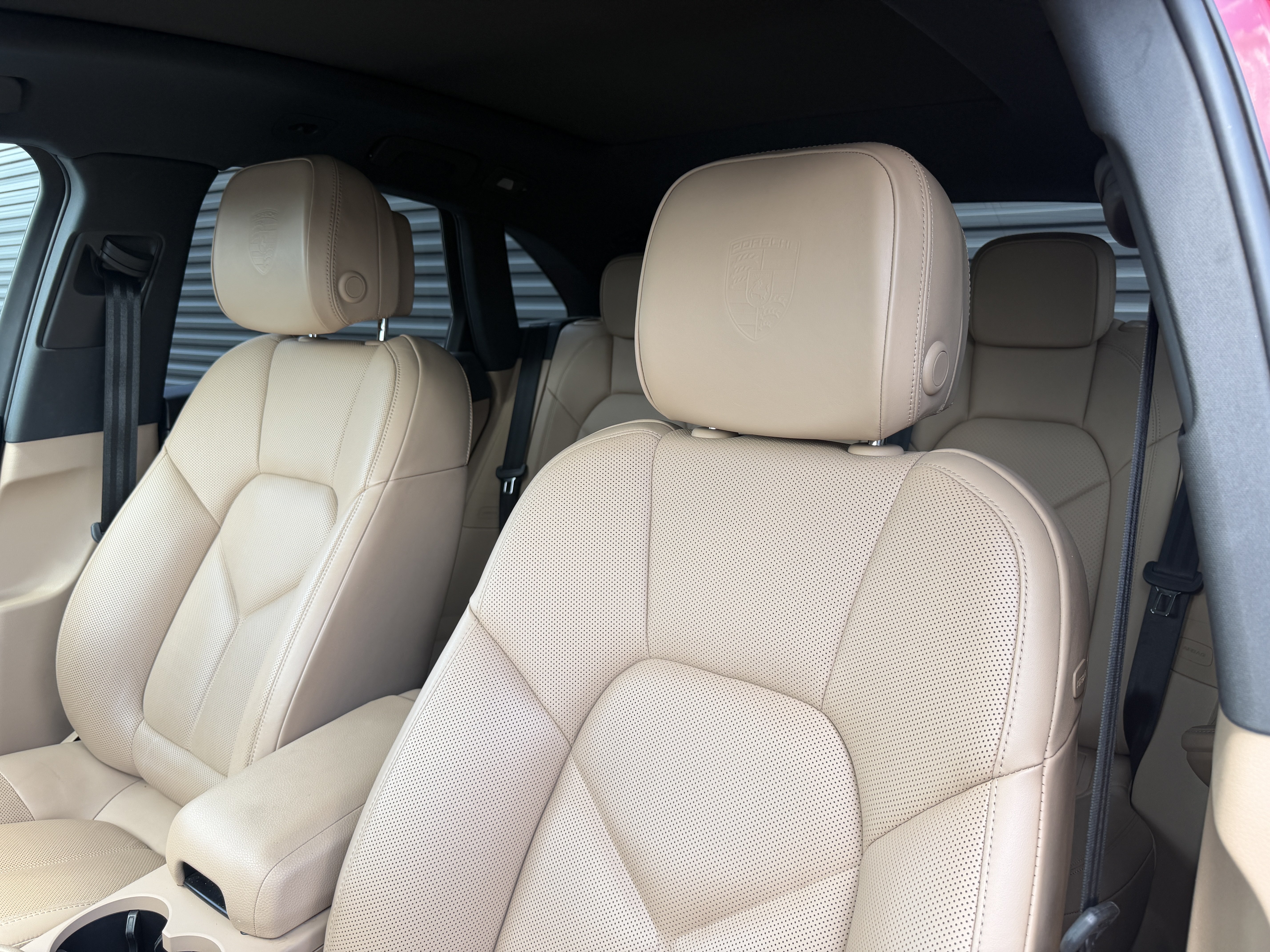 Certified 2024 Porsche Macan AWD/4WD image 14