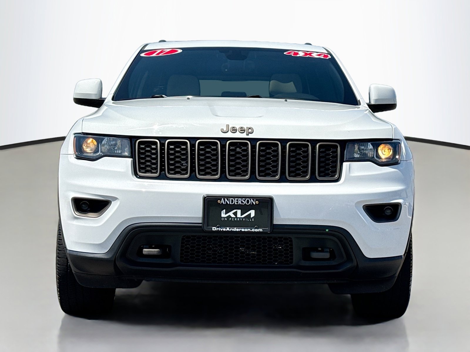 Used 2017 Jeep Grand Cherokee Laredo AWD/4WD image 14