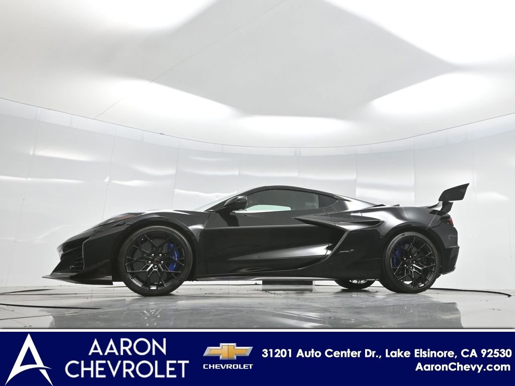 New 2026 Chevrolet Corvette ZR1 w/ ZR1 Carbon Fiber Aero Package image 6