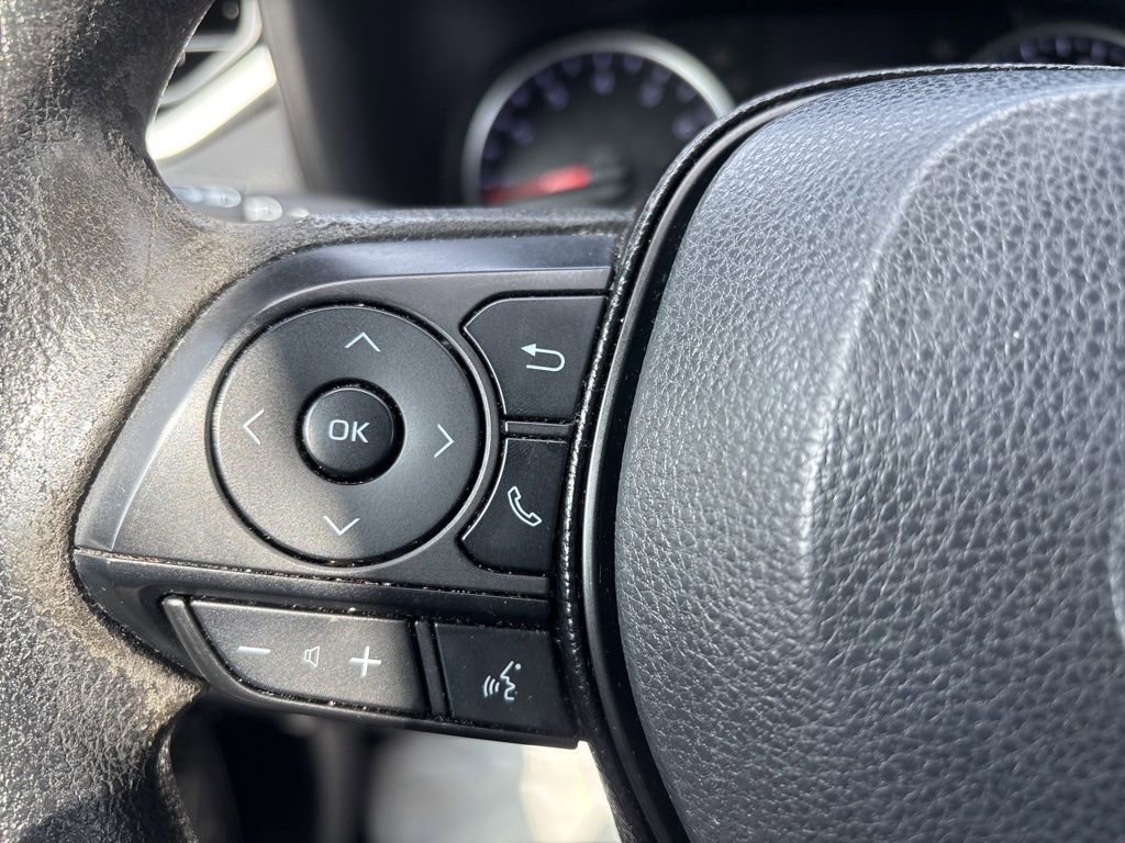 Used 2019 Toyota RAV4 LE w/ All Weather Liner Package AWD/4WD image 17