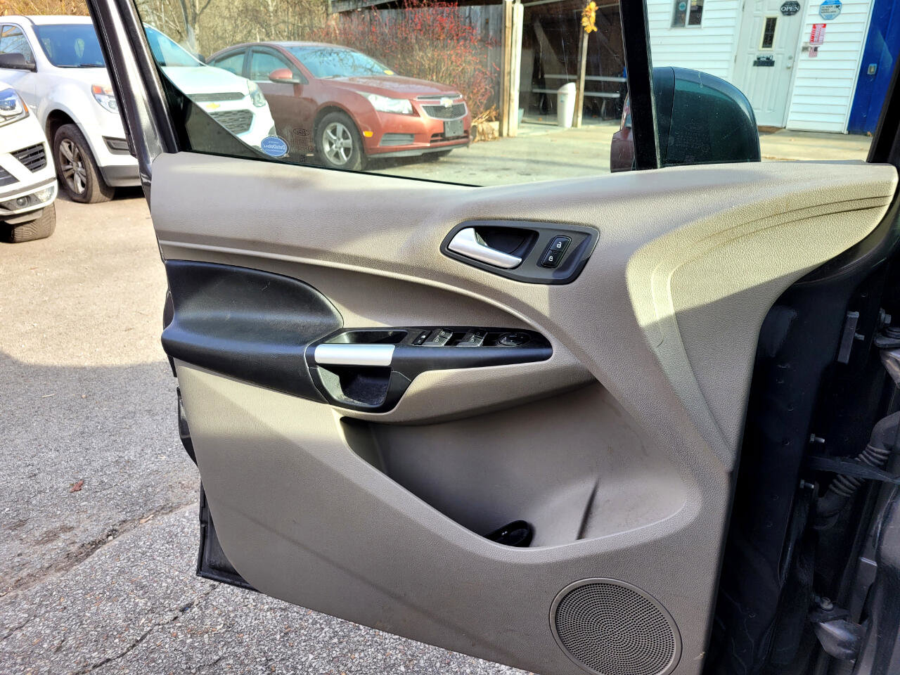 Used 2015 Ford Transit Connect Titanium image 8