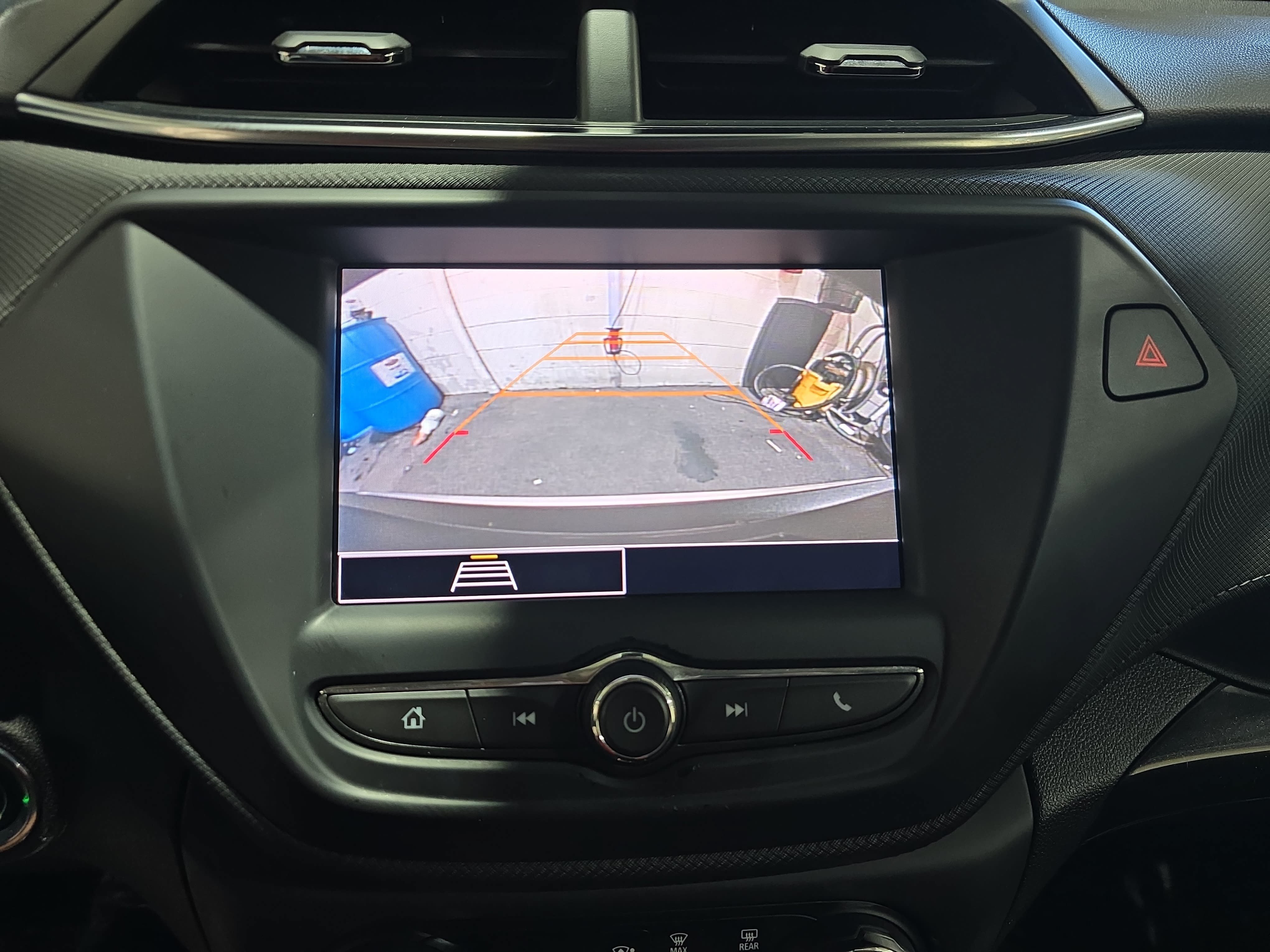 Used 2023 Chevrolet TrailBlazer LT FWD image 21