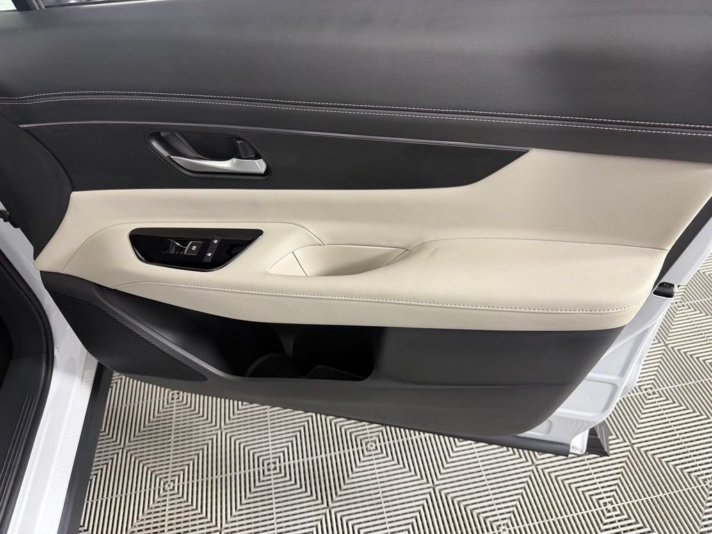 Used 2025 Nissan Murano SV AWD/4WD image 30