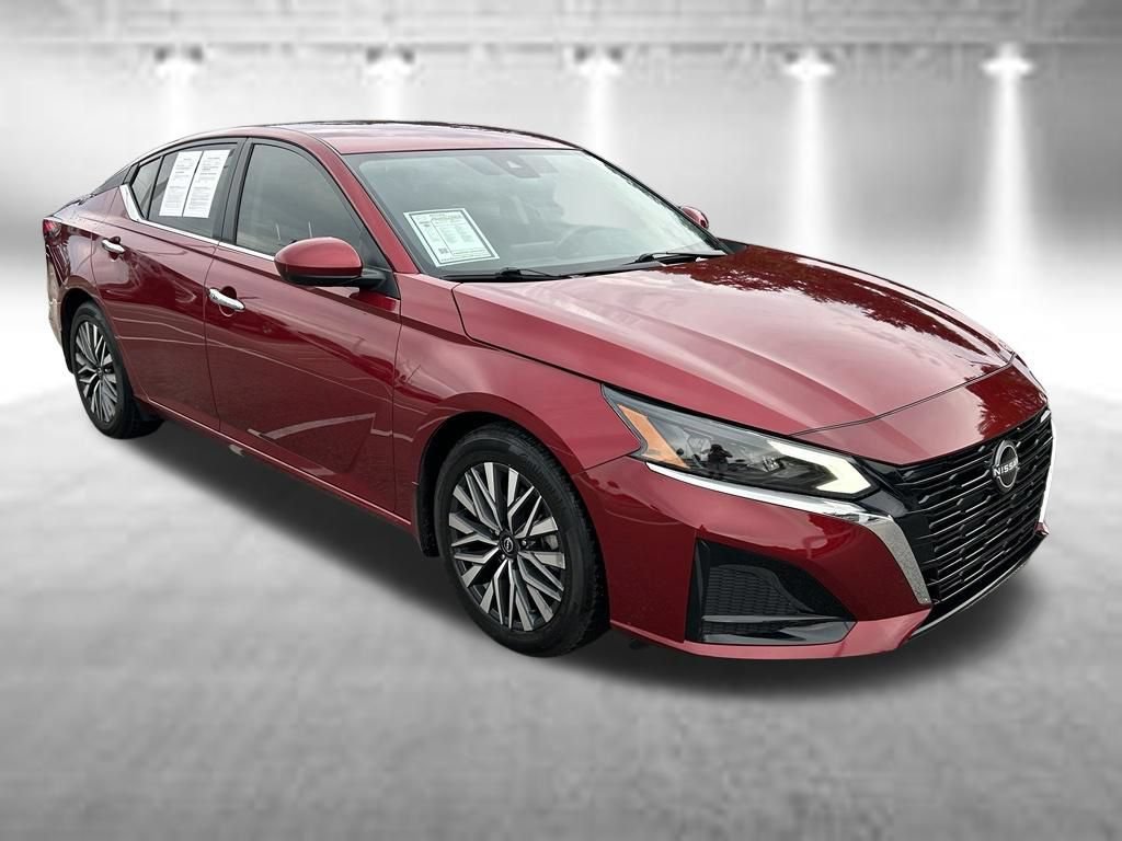 Certified 2023 Nissan Altima 2.5 SV FWD image 3