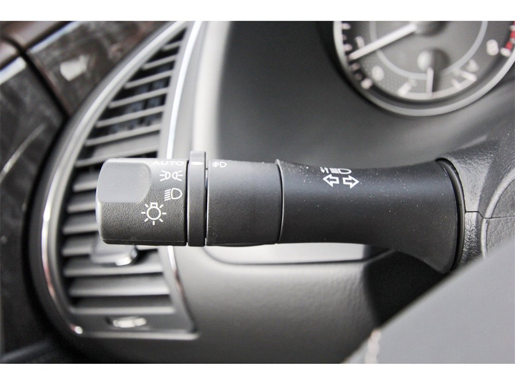 Used 2024 Nissan Armada Platinum w/ Captain's Chairs Package image 13