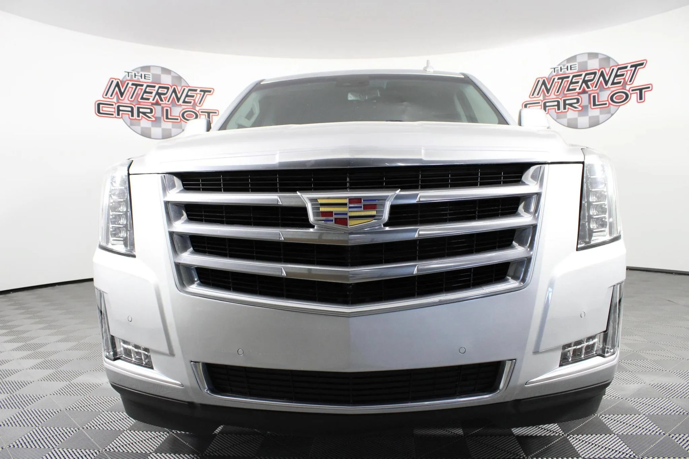 Used 2020 Cadillac Escalade ESV Luxury AWD/4WD image 2