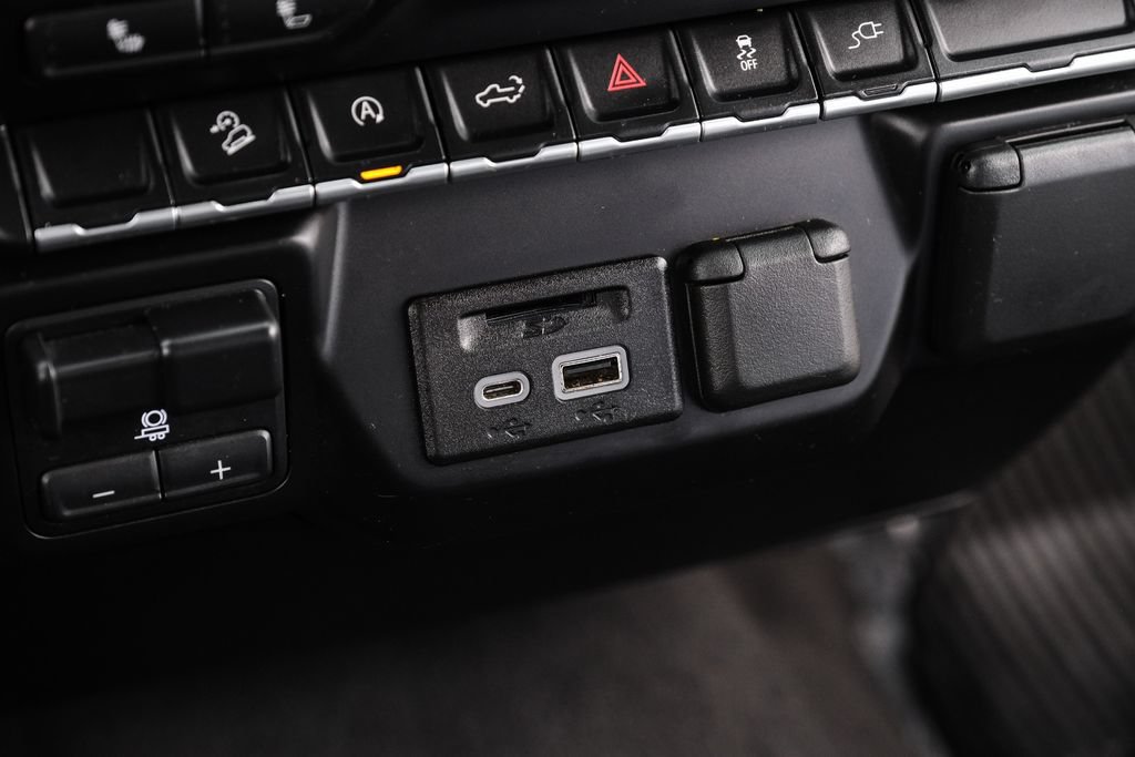 Used 2019 Chevrolet Silverado 1500 LT w/ Texas Edition AWD/4WD image 26