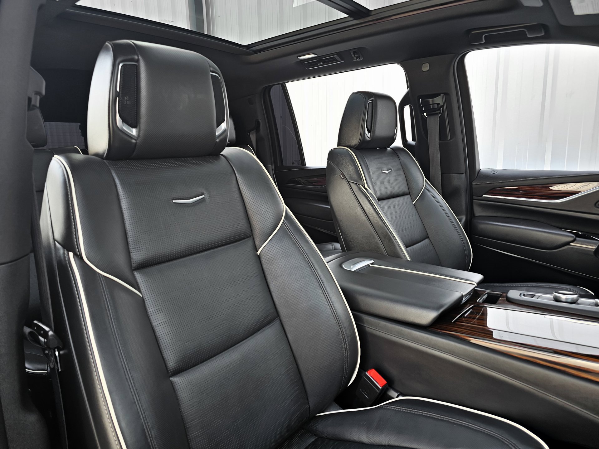 Used 2022 Cadillac Escalade ESV Premium Luxury w/ LPO, Floor Liner Package image 27