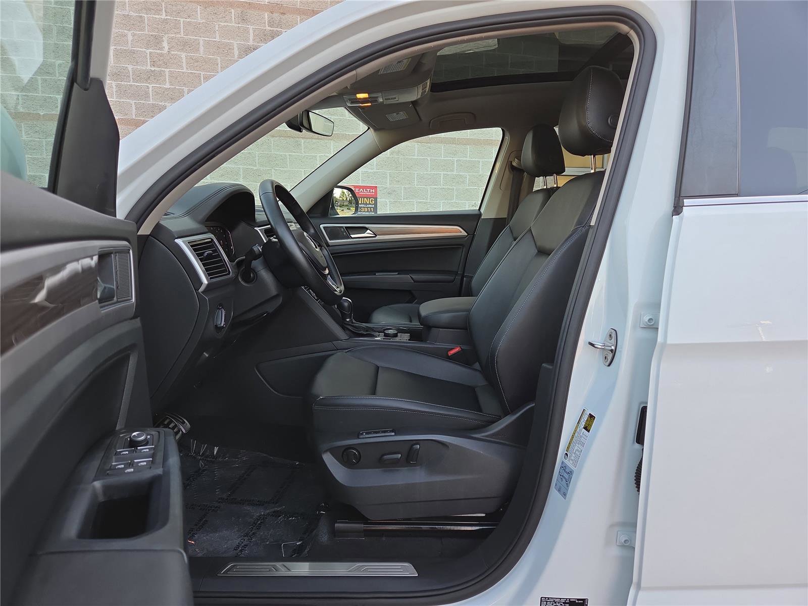 Used 2019 Volkswagen Atlas SEL R-Line AWD/4WD image 12