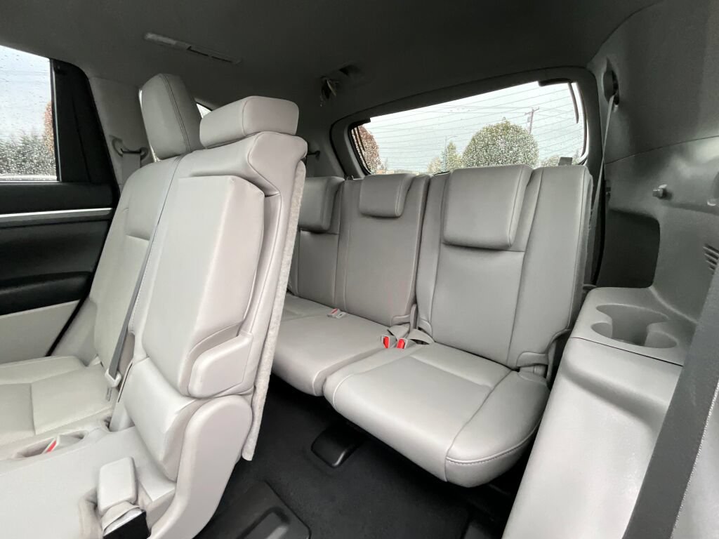 Used 2019 Toyota Highlander Limited Platinum AWD/4WD image 14