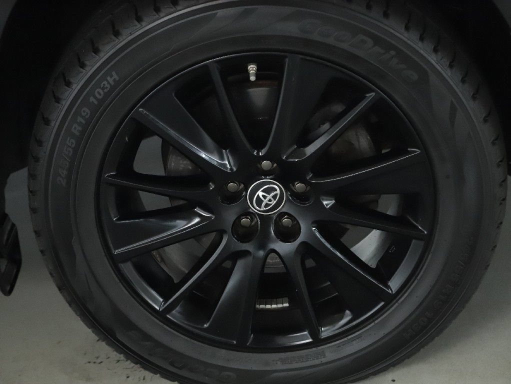 Used 2019 Toyota Highlander SE w/ Nightshade Edition AWD/4WD image 10