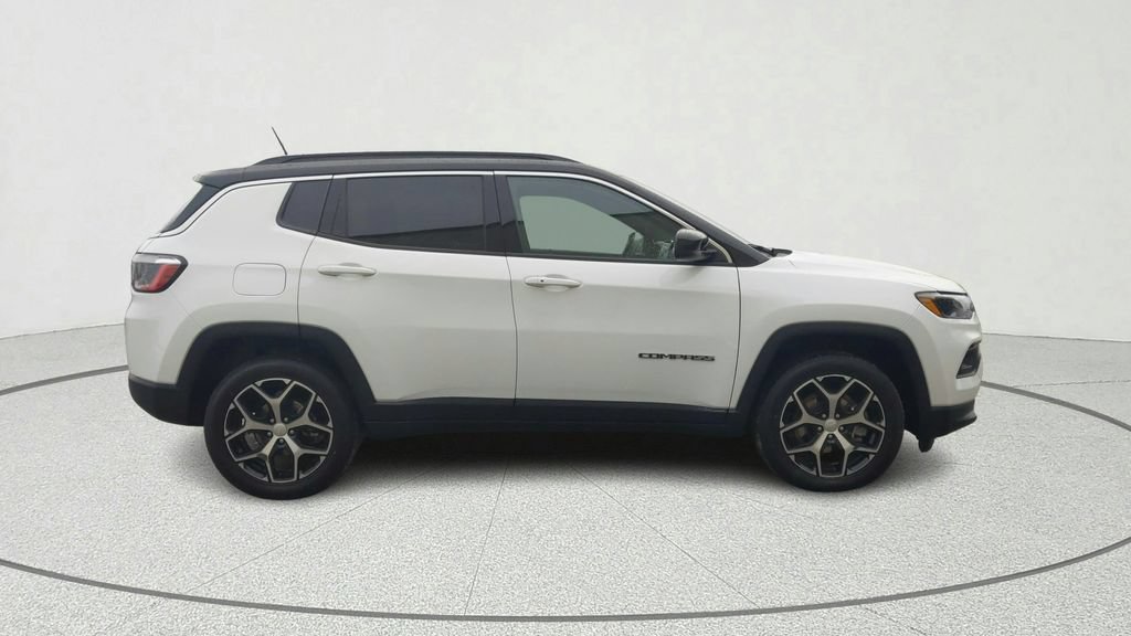 Used 2024 Jeep Compass Limited AWD/4WD image 7