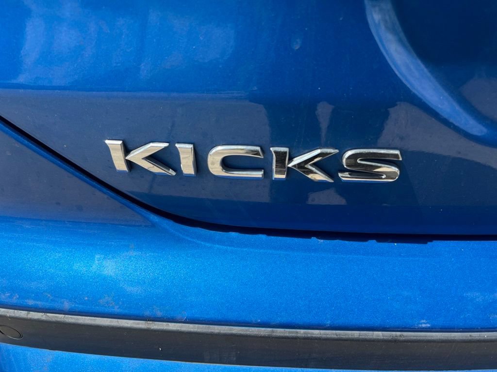 Used 2023 Nissan Kicks S FWD image 9