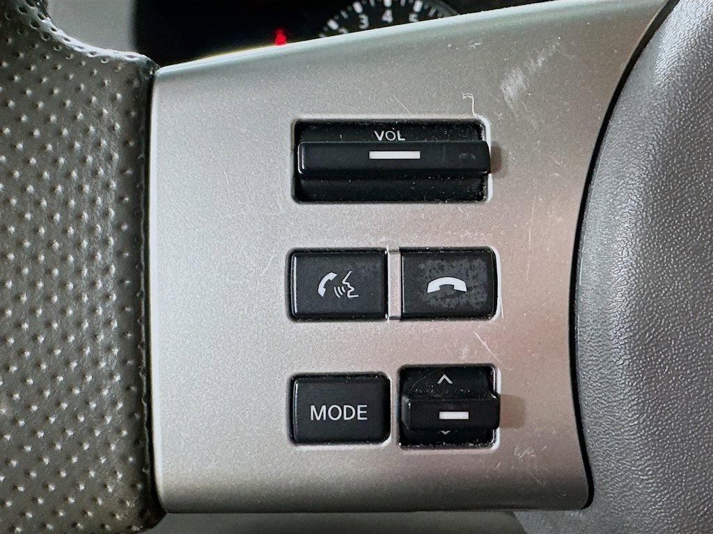 Used 2021 Nissan Frontier SV w/ Midnight Edition Floor Mats AWD/4WD image 18