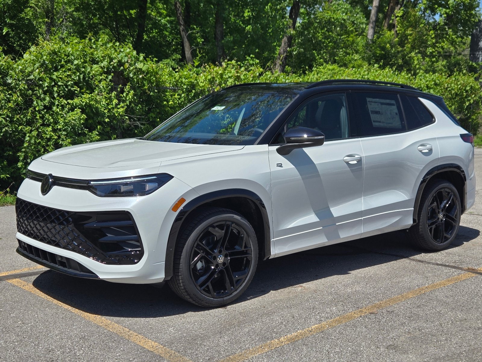 New 2026 Volkswagen Tiguan SE R-Line