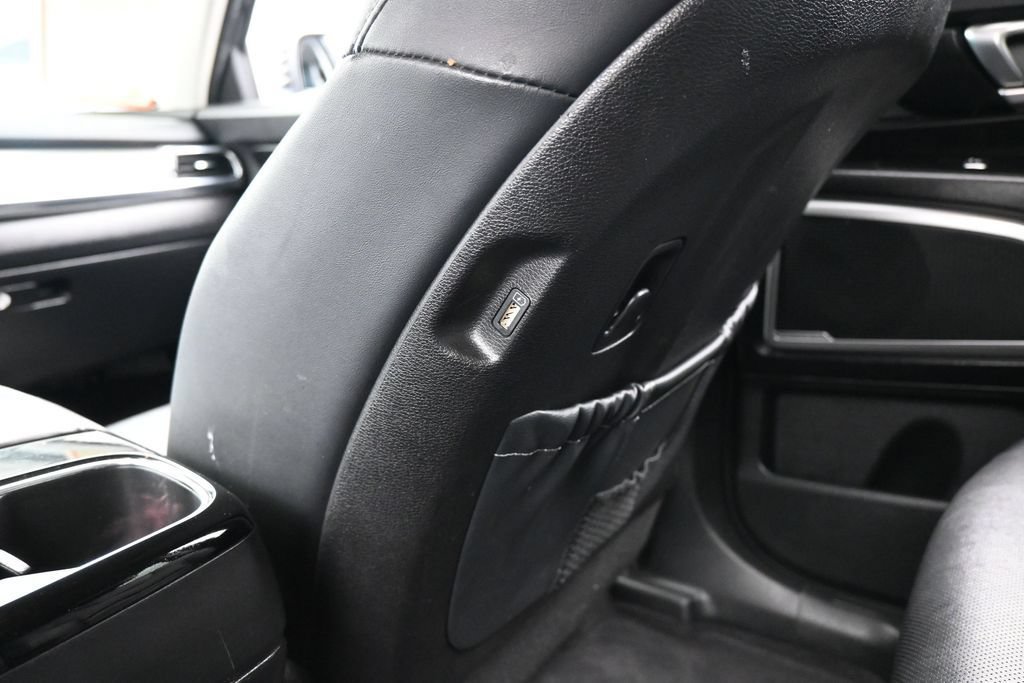 Used 2022 Kia Telluride LX FWD image 39