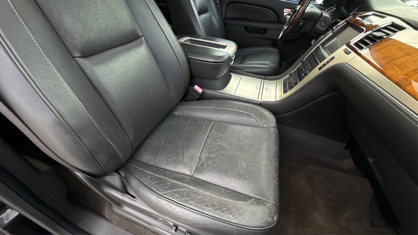 Used 2013 Cadillac Escalade Platinum AWD/4WD image 19