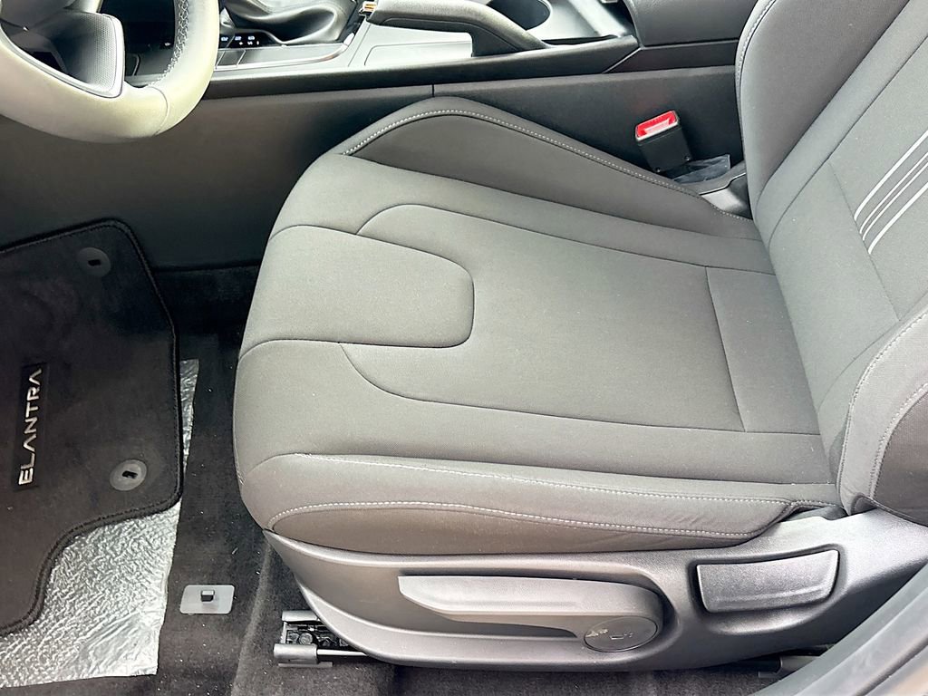Certified 2026 Hyundai Elantra Sport image 18