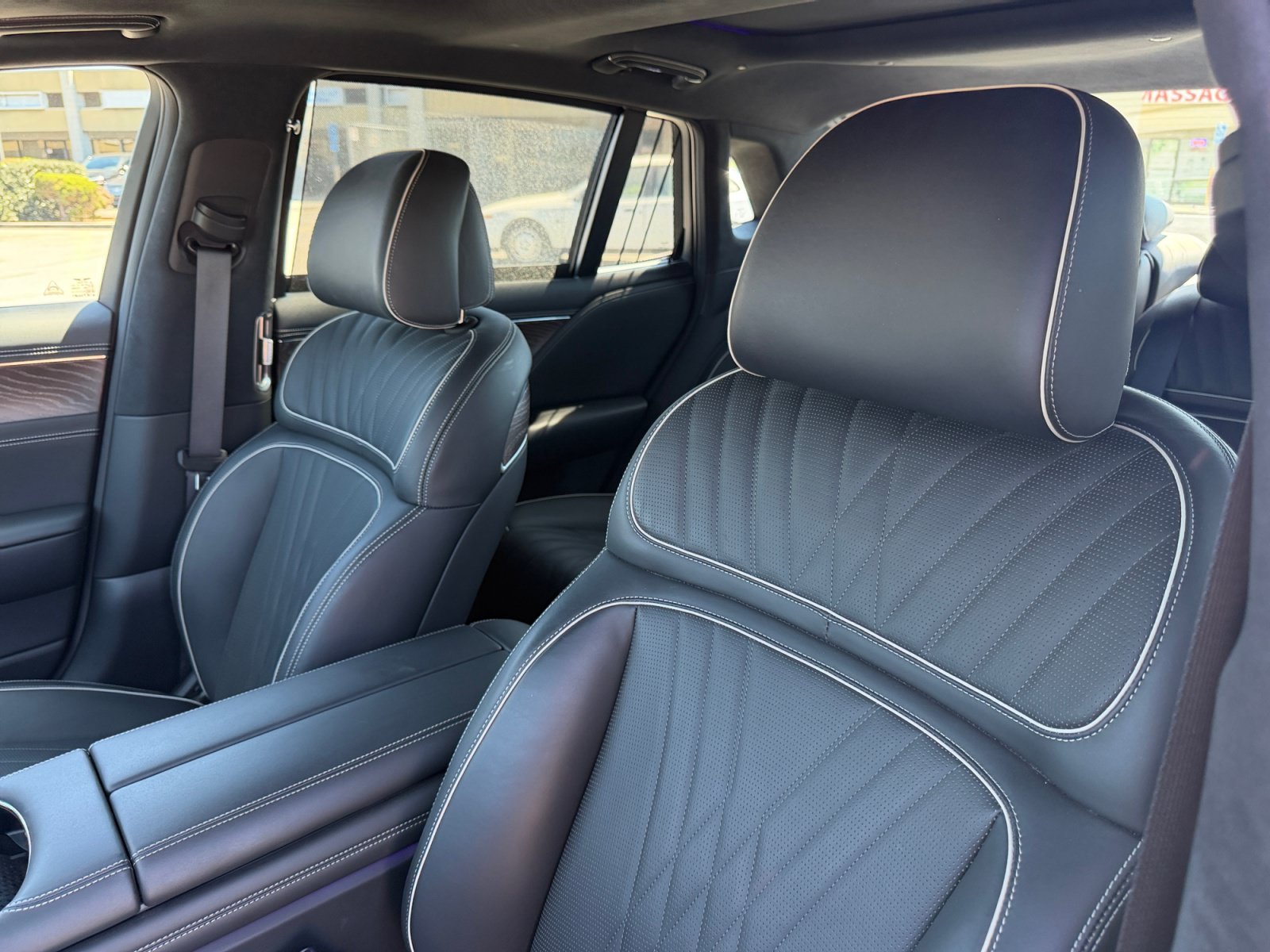 Used 2025 Genesis G90 3.5T AWD/4WD image 21