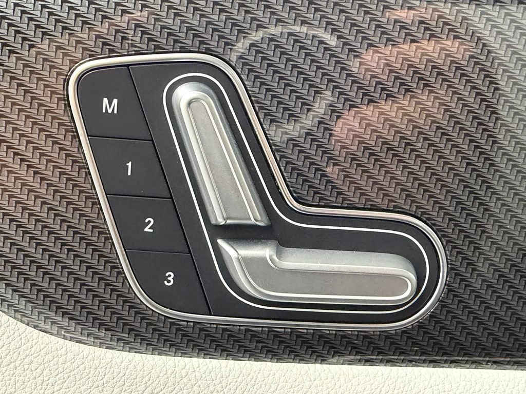 Used 2021 Mercedes-Benz GLB 250 image 22