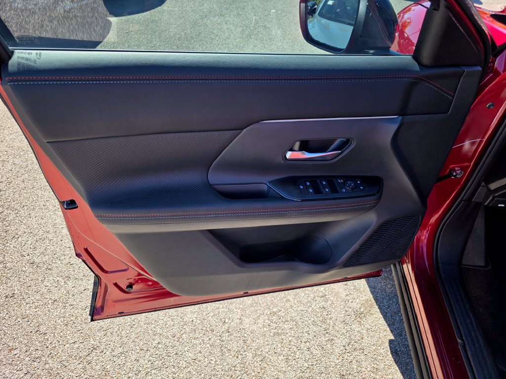 New 2027 Nissan Kicks SR w/ SR Premium Package FWD image 18