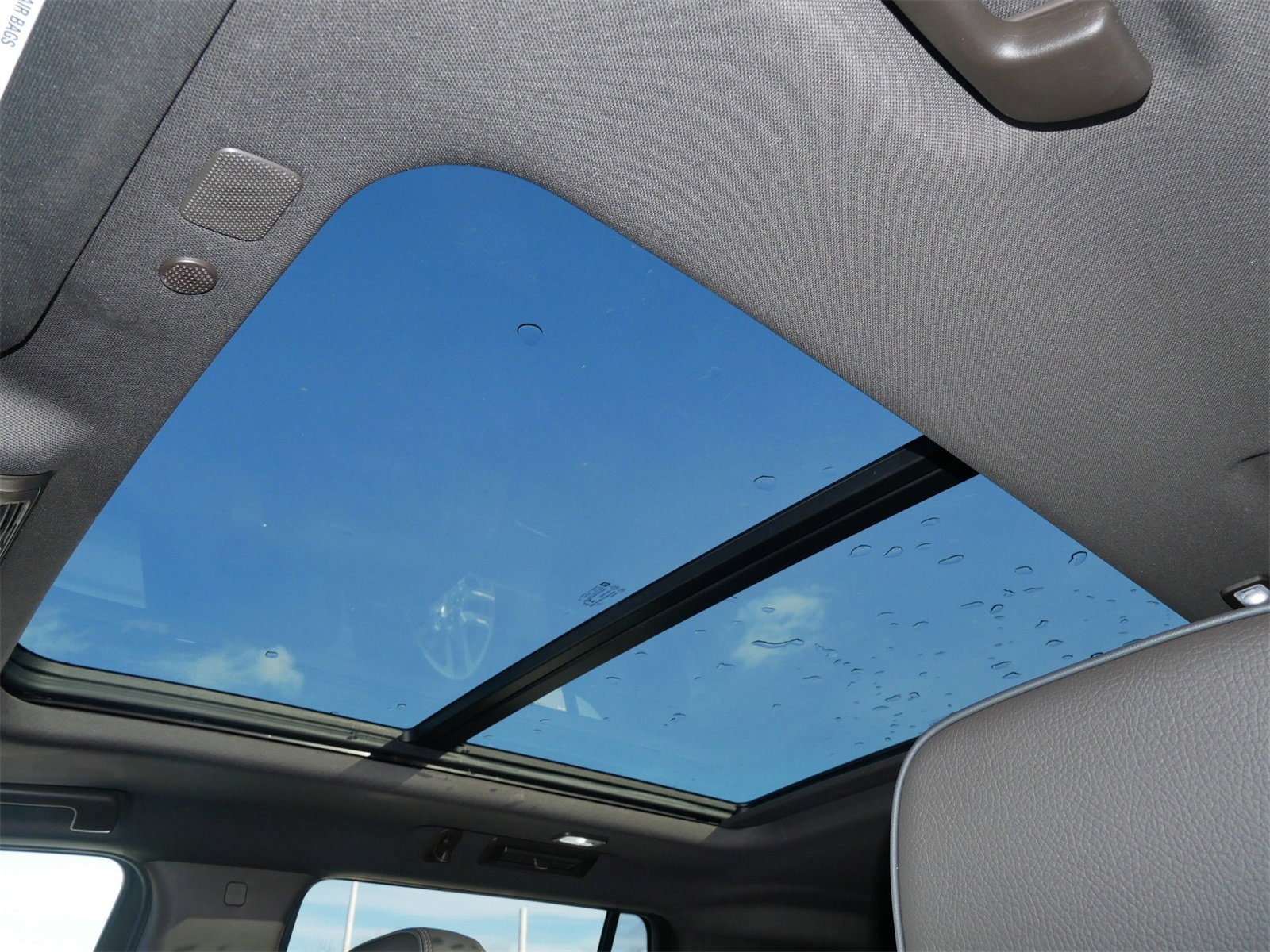 Used 2021 GMC Yukon Denali w/ Denali Premium Package image 29