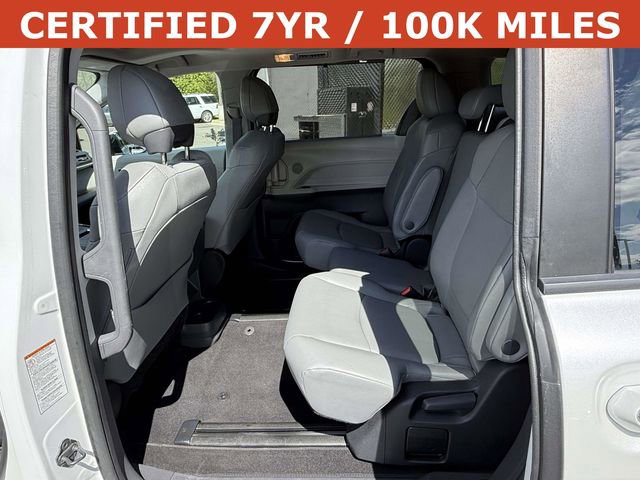 Used 2023 Toyota Sienna XLE image 17