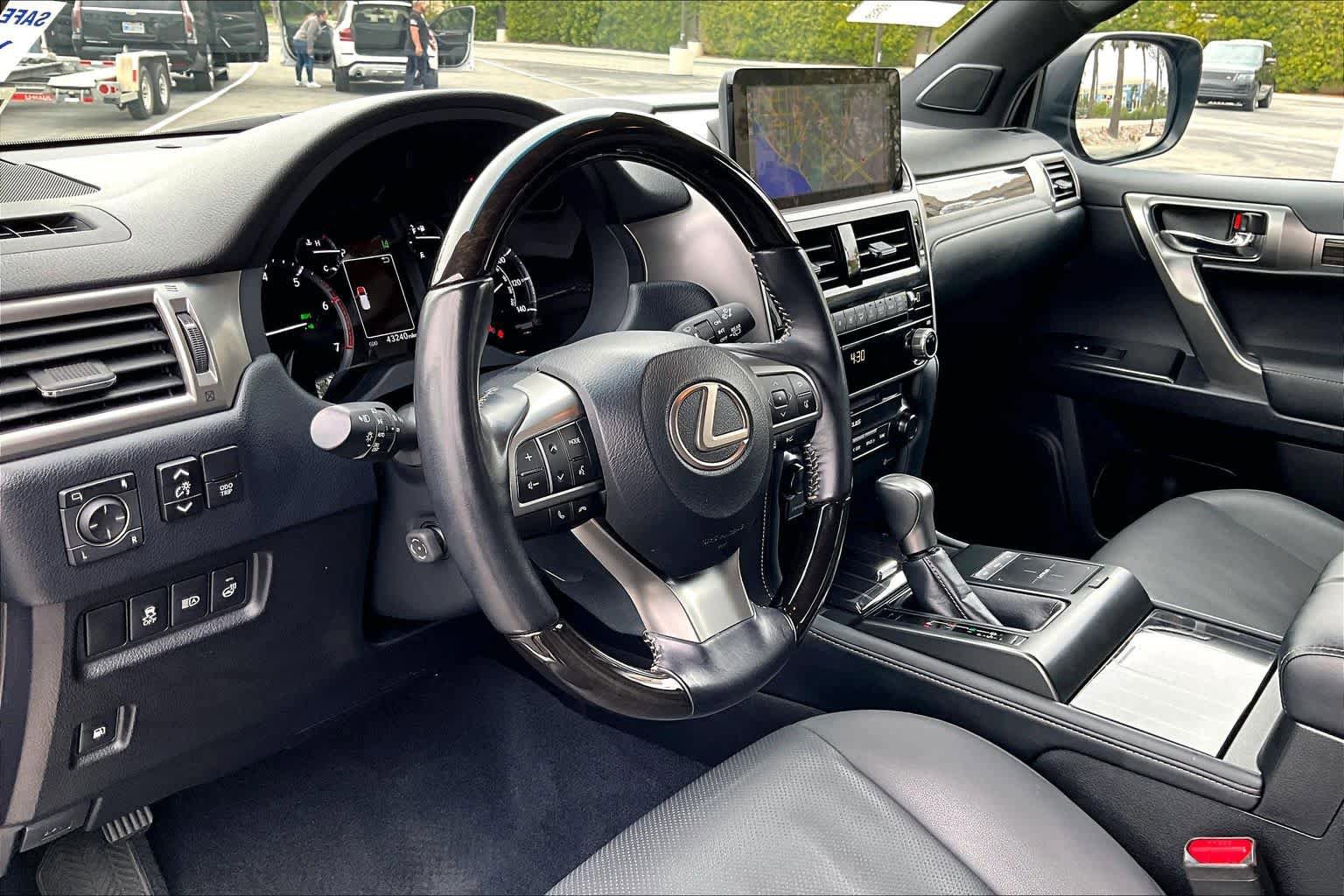 Certified 2023 Lexus GX 460 Premium w/ Premium Package AWD/4WD image 16