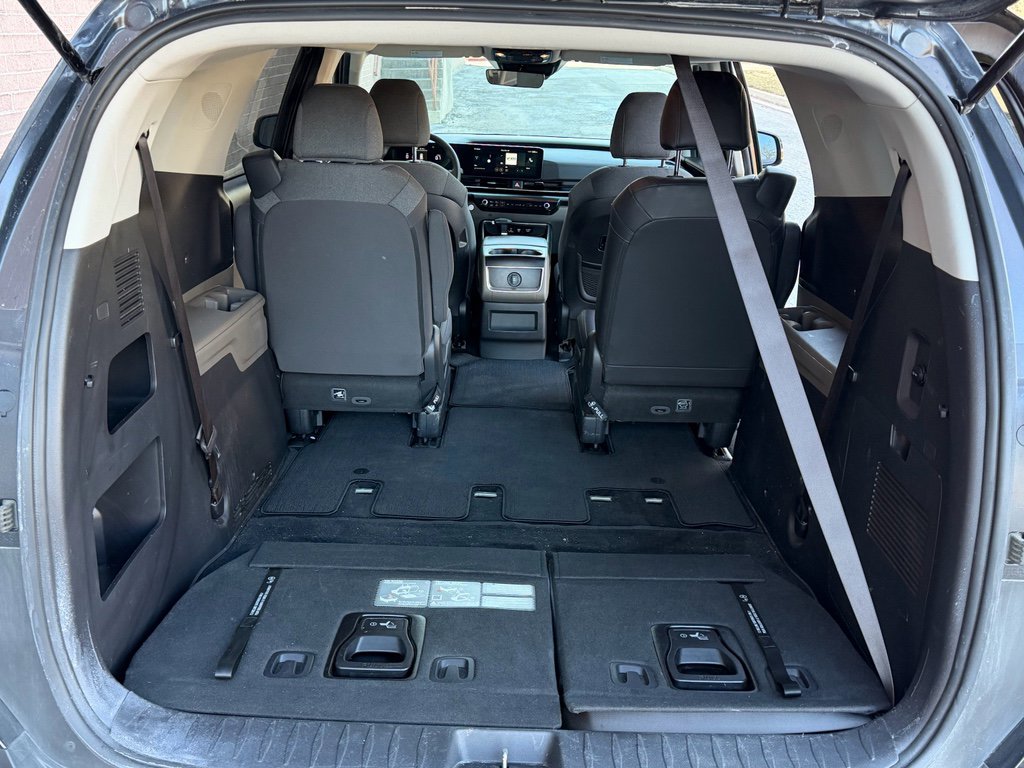 Used 2025 Kia Carnival LX image 34