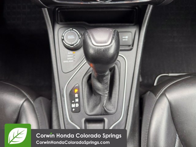 Used 2021 Jeep Cherokee Latitude Plus w/ Mopar Interior Package AWD/4WD image 24