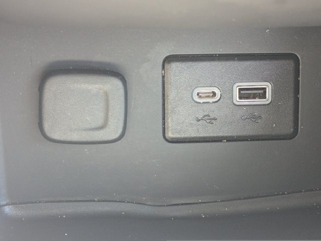 Used 2023 GMC Acadia SLE w/ Driver Convenience Package FWD image 23