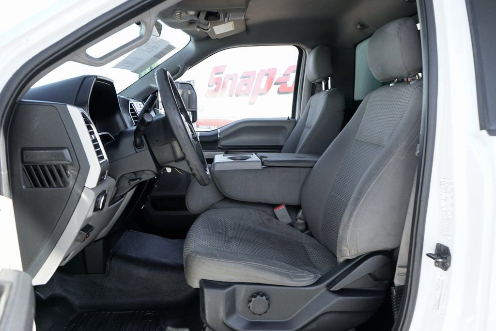 Used 2017 Ford F550 2WD Regular Cab Super Duty image 25