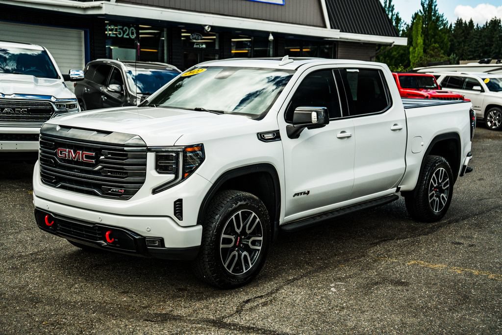 Used 2022 GMC Sierra 1500 AT4 w/ AT4 Premium Package AWD/4WD image 4