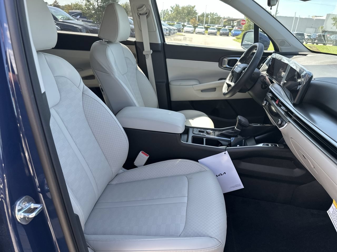 New 2026 Kia Sorento S w/ S Panoramic Sunroof Package FWD image 17