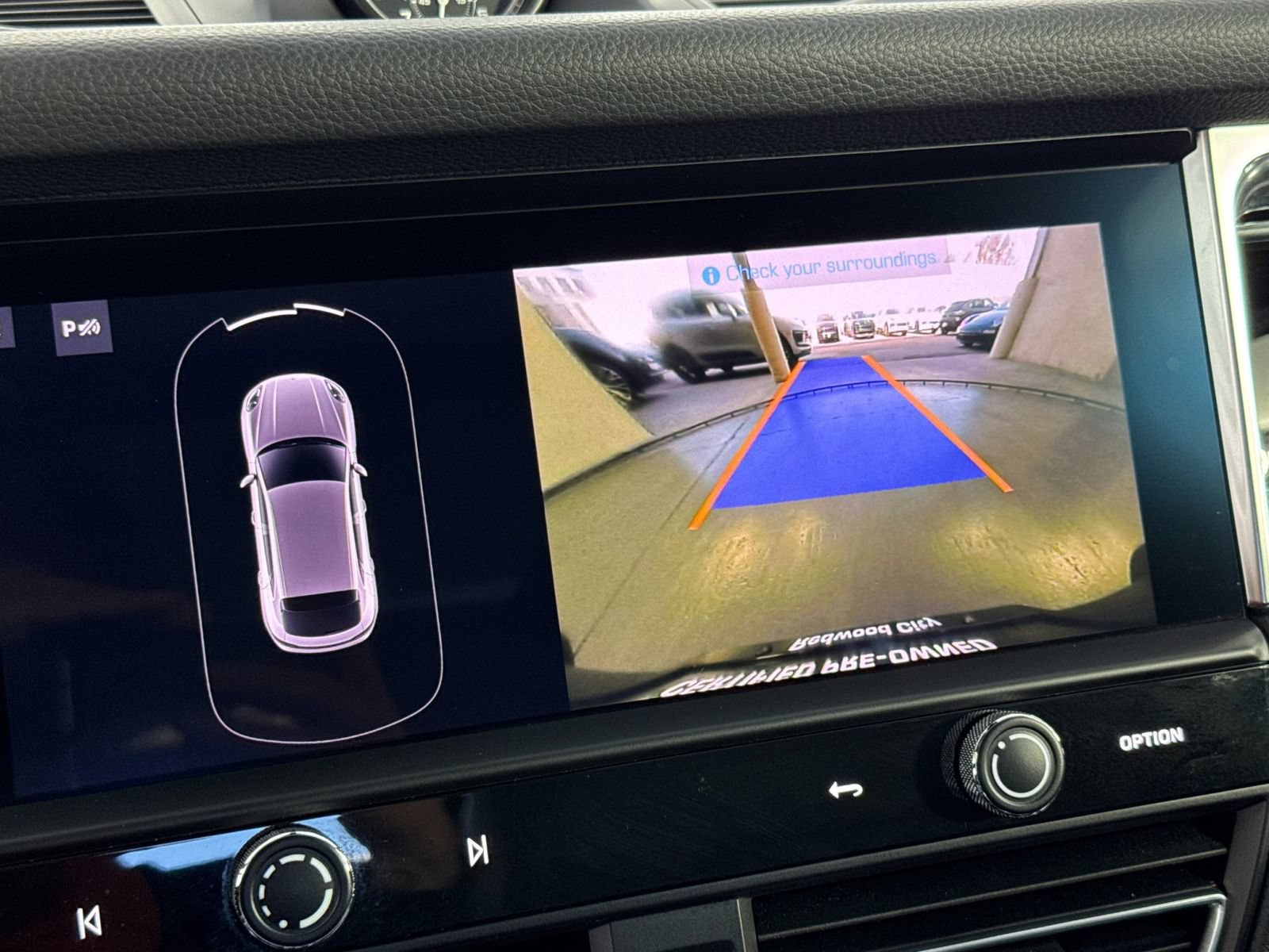 Certified 2022 Porsche Macan AWD/4WD image 24