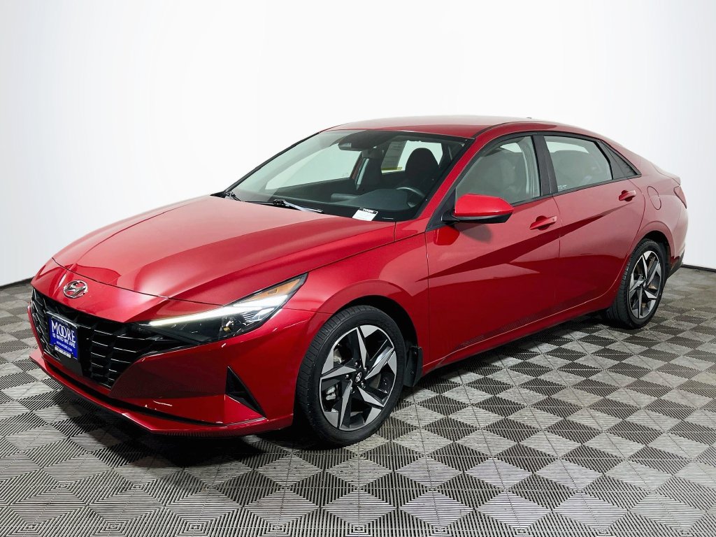 Used 2023 Hyundai Elantra SEL w/ Convenience Package FWD image 3