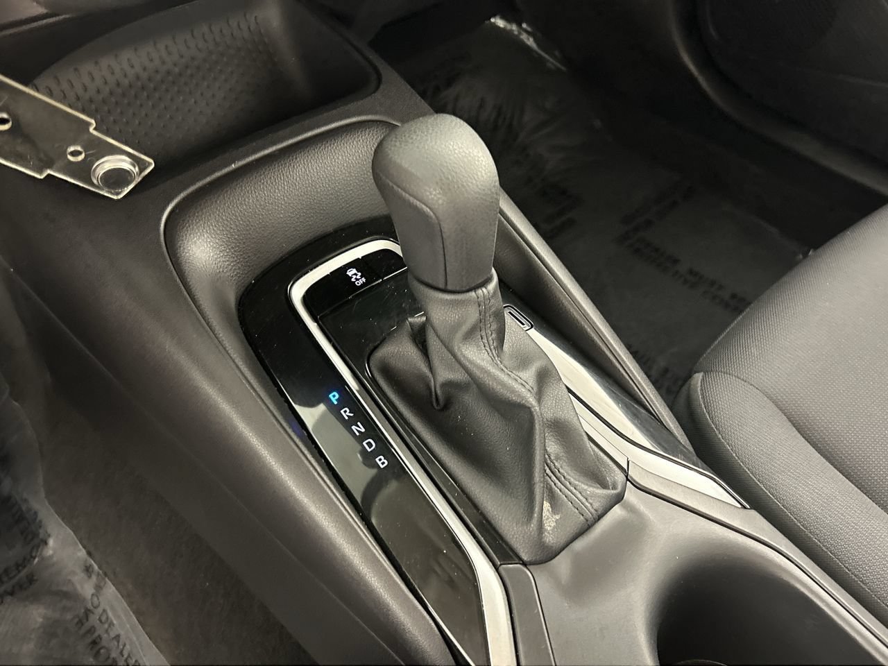 Used 2025 Toyota Corolla LE FWD image 16