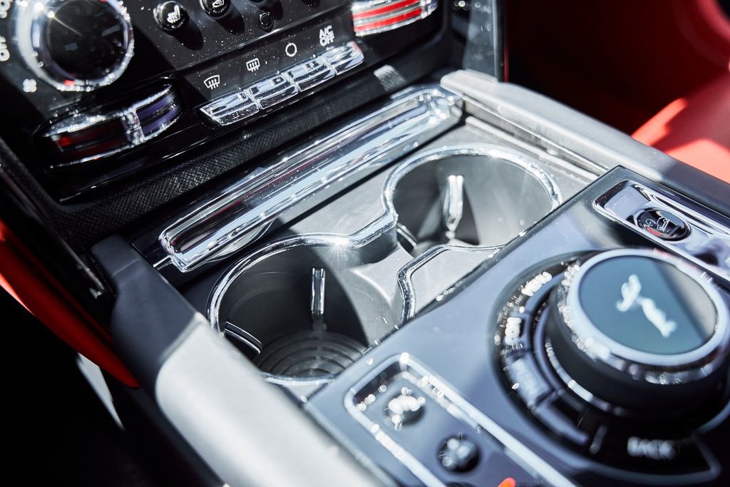 Used 2024 Rolls-Royce Cullinan Black Badge w/ Dark Exterior Package AWD/4WD image 80