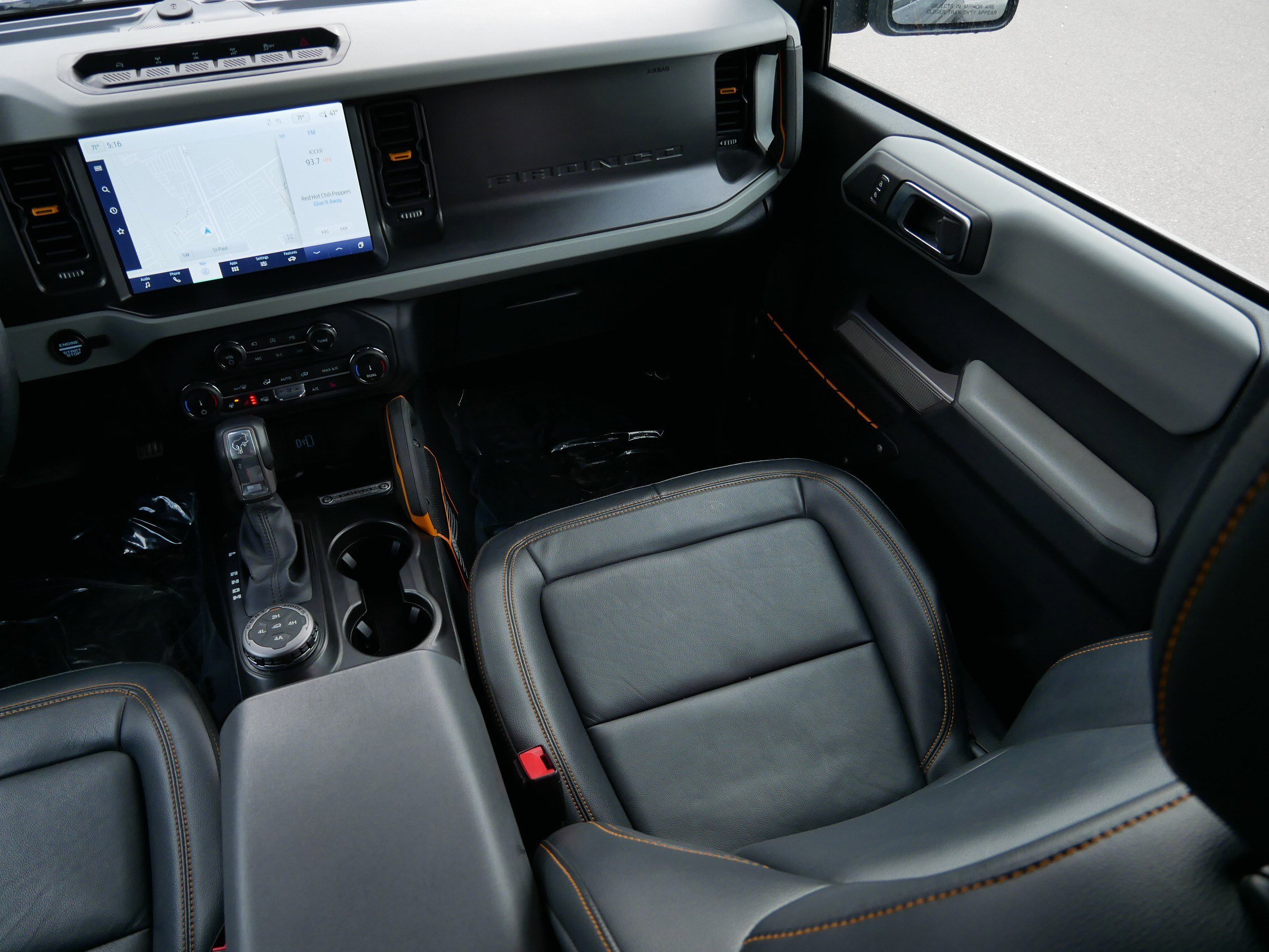 Used 2022 Ford Bronco Badlands image 11